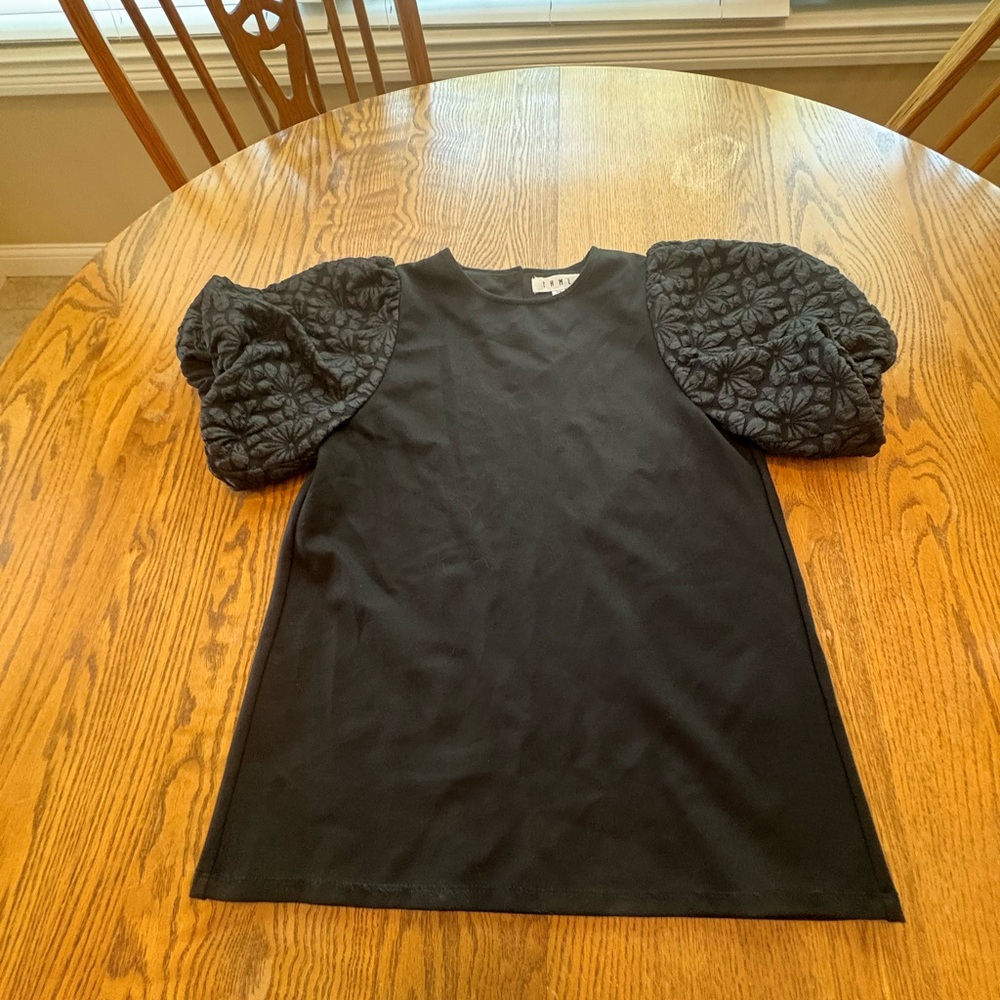 THML textured puff sleeve t-shirt top in black XS